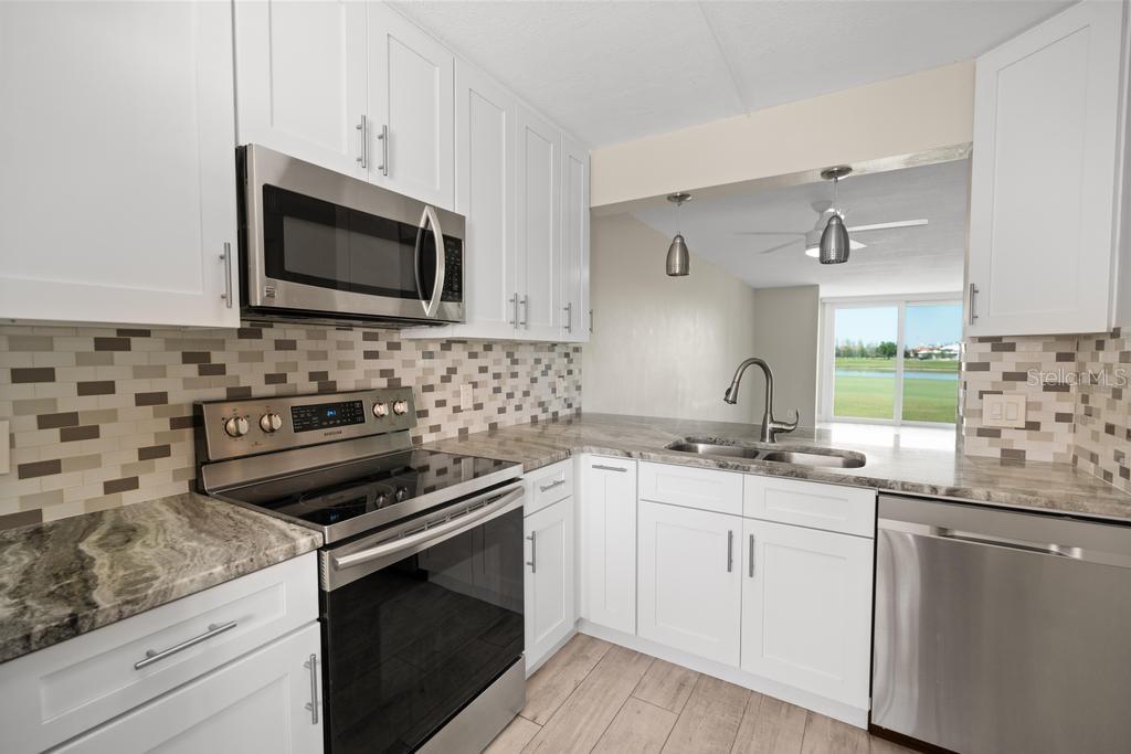 Image 7 of 49 For 2017 Skimmer Court W 416