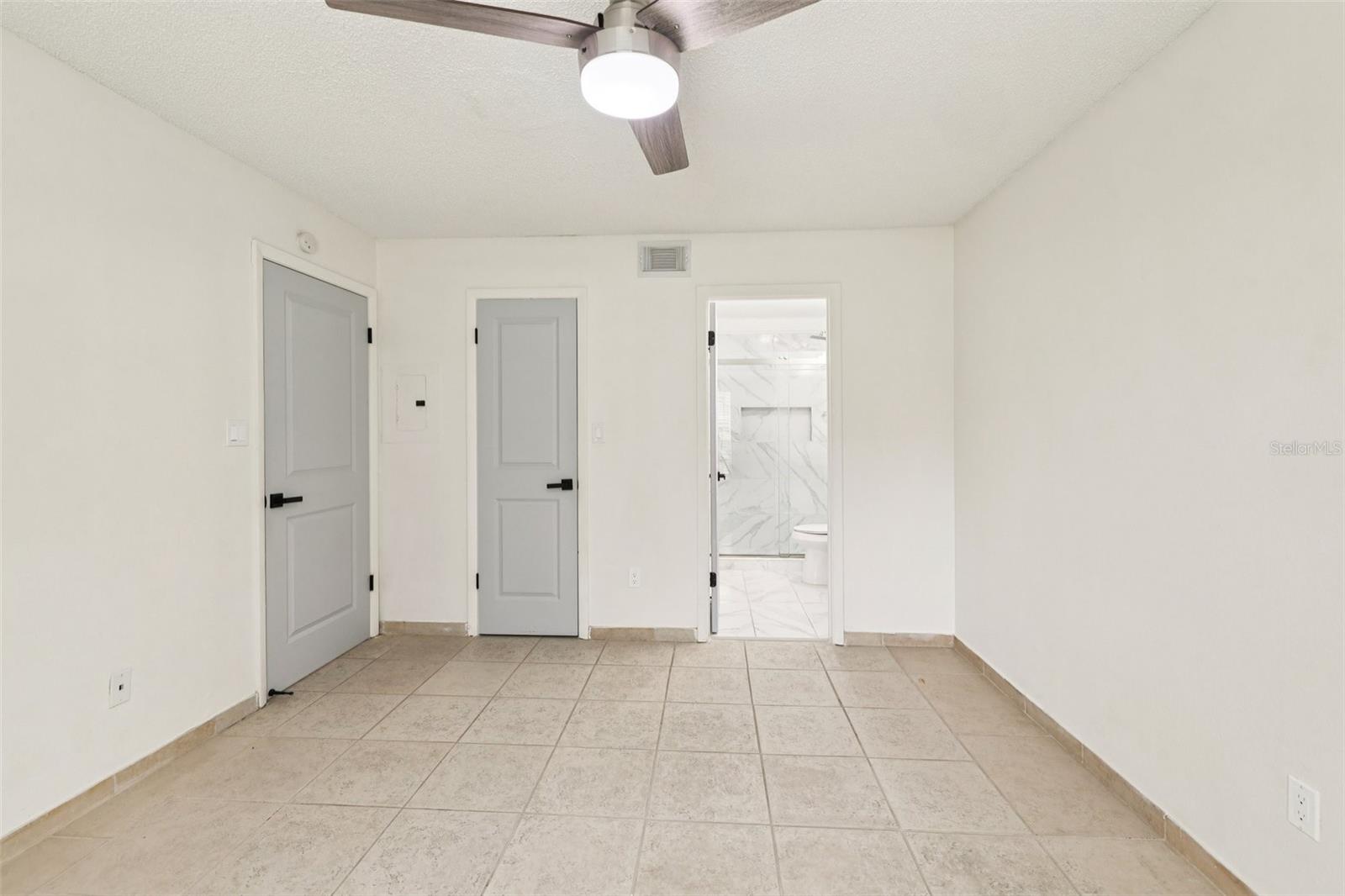 Image 24 of 38 For 8724 Mallard Reserve Drive 101