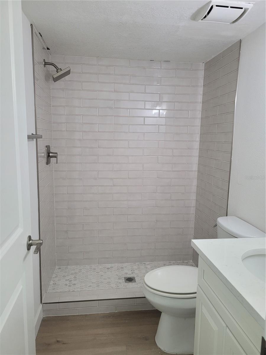 Image 15 of 19 For 9715 Harrell Avenue 18