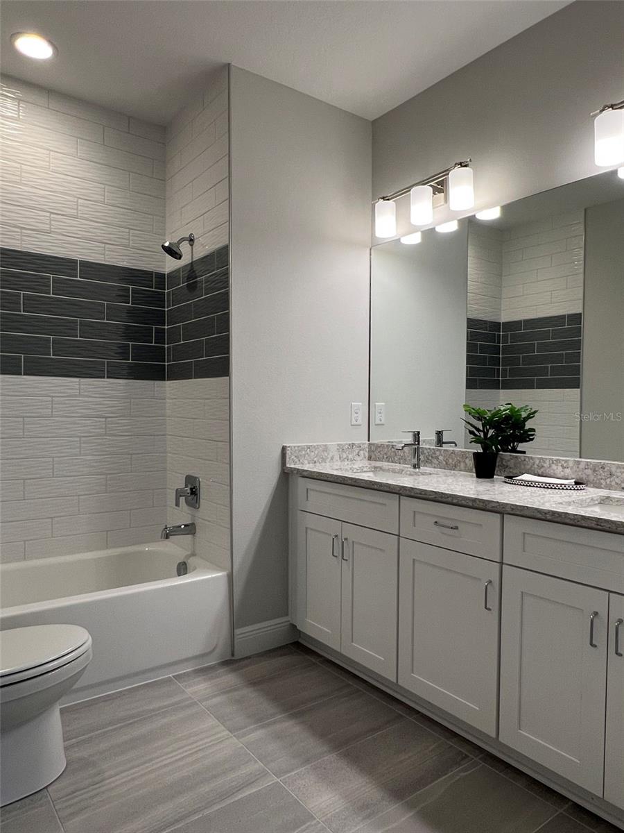 Listing photo id 8 for 7790 93rd Street N
