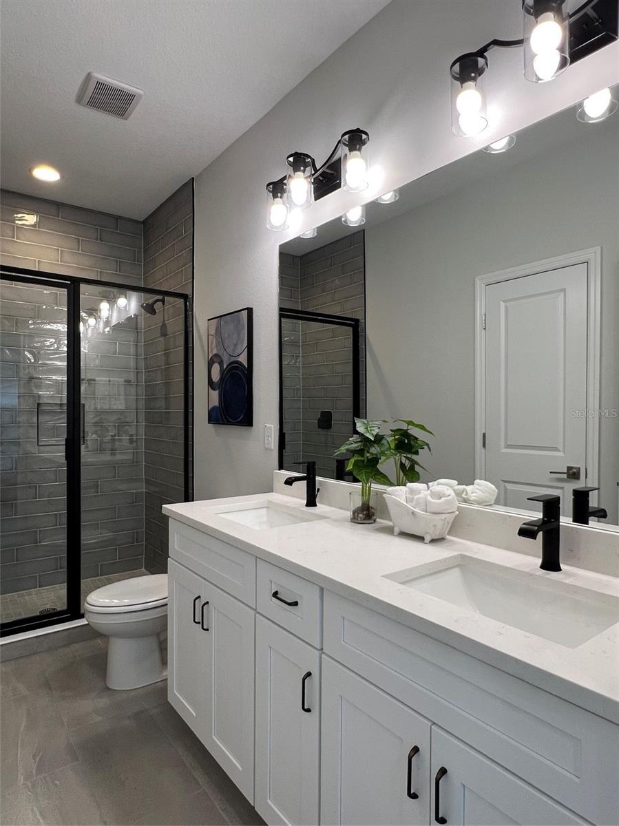 Listing photo id 5 for 7790 93rd Street N