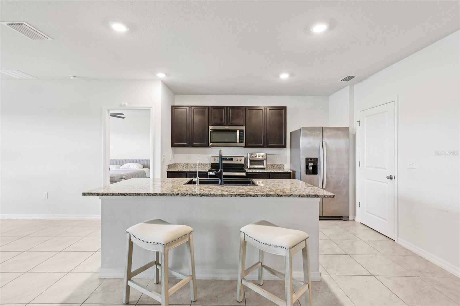 Image 11 of 32 For 15825 Mauvewood Avenue