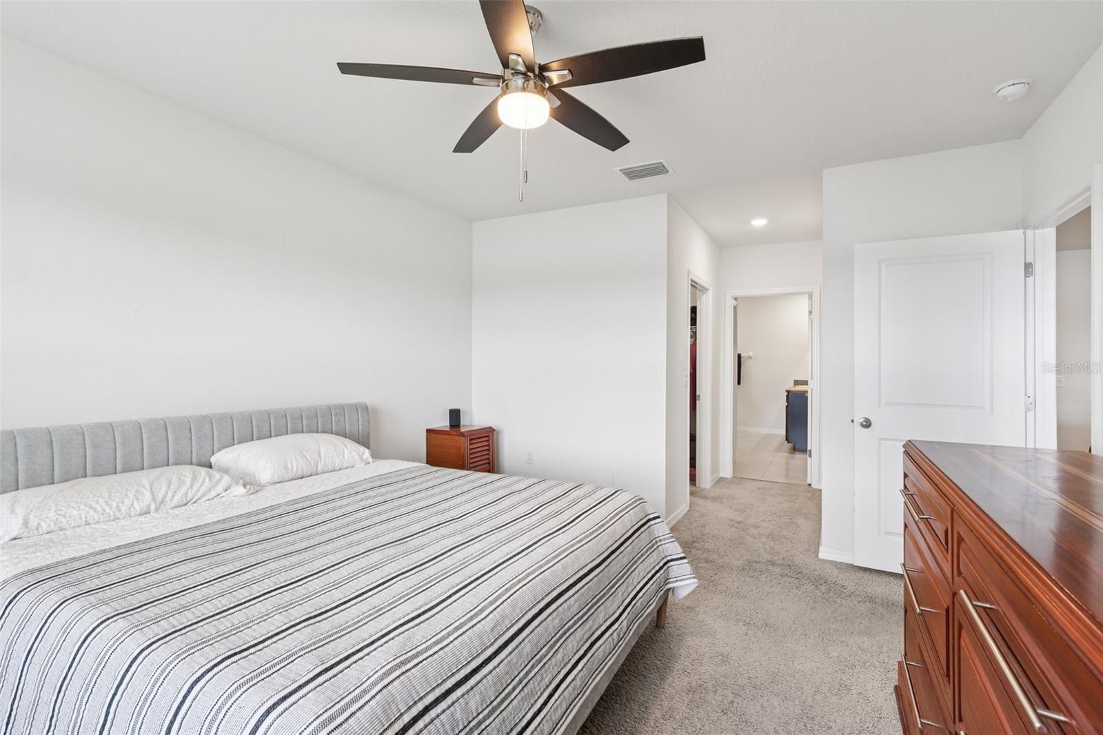 Image 18 of 32 For 15825 Mauvewood Avenue