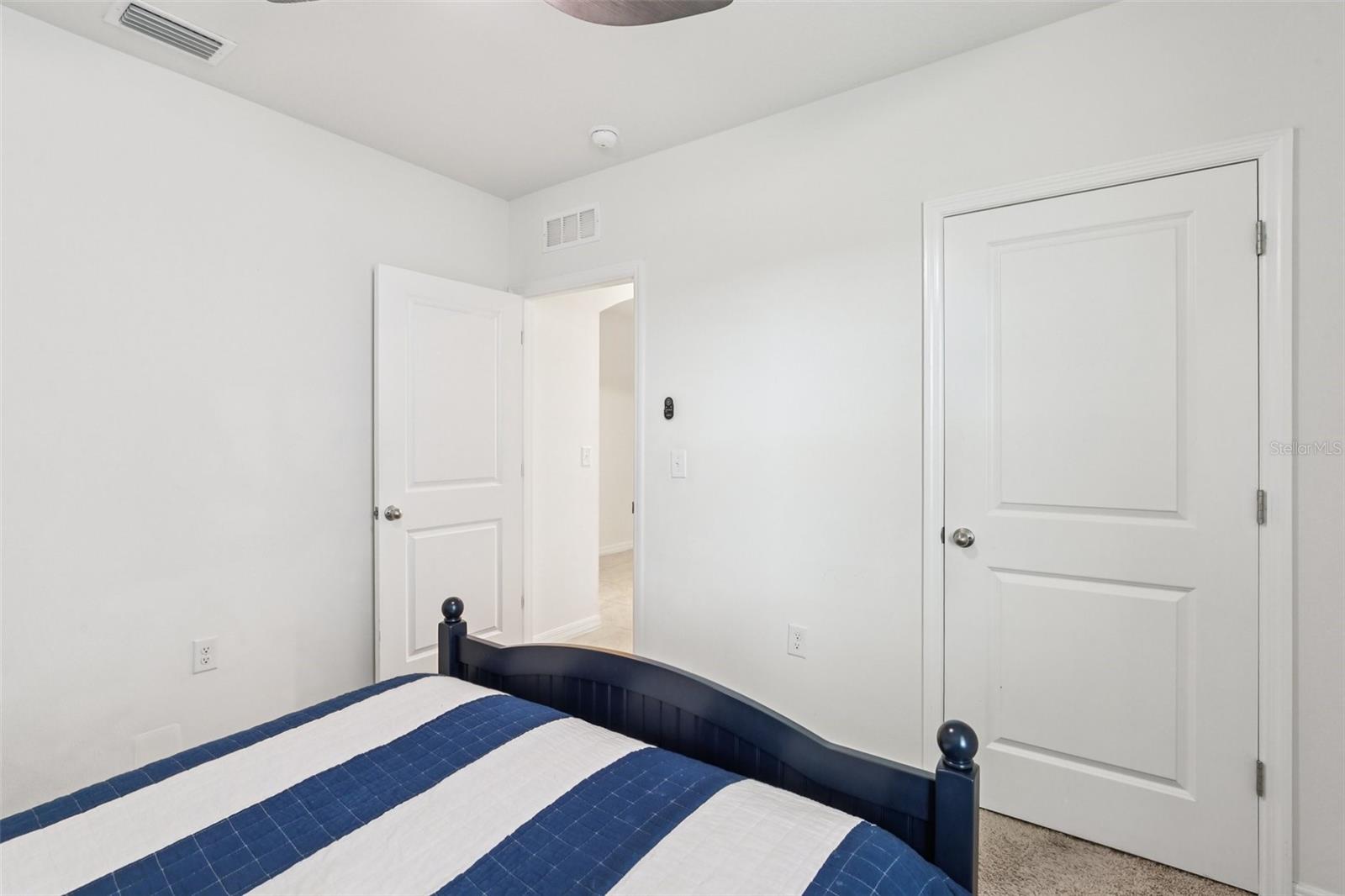 Image 27 of 32 For 15825 Mauvewood Avenue