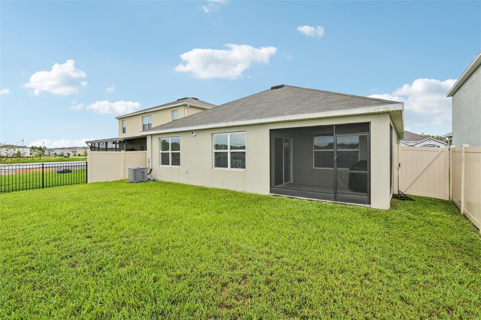 Image 31 of 32 For 15825 Mauvewood Avenue