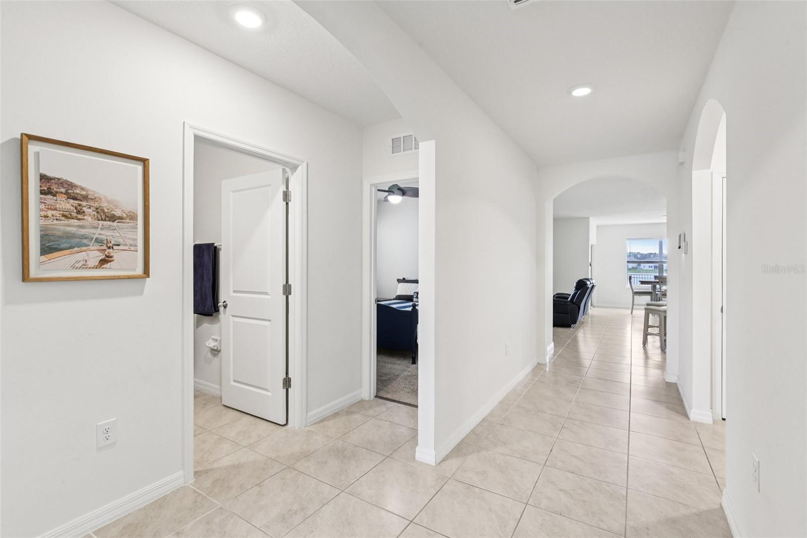 Image 5 of 32 For 15825 Mauvewood Avenue