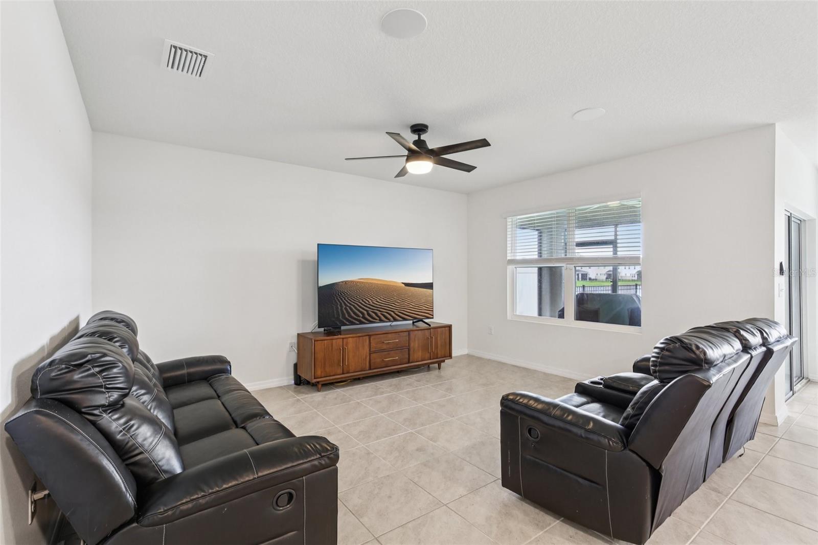 Image 6 of 32 For 15825 Mauvewood Avenue