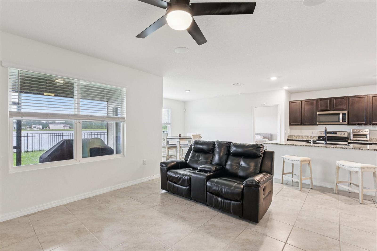 Image 7 of 32 For 15825 Mauvewood Avenue