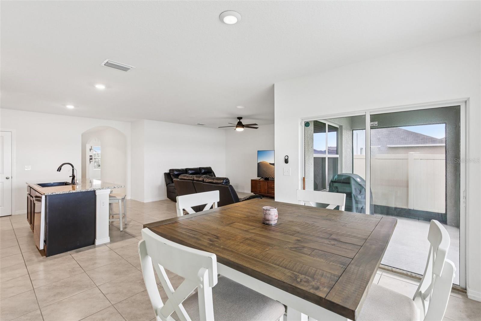Image 8 of 32 For 15825 Mauvewood Avenue