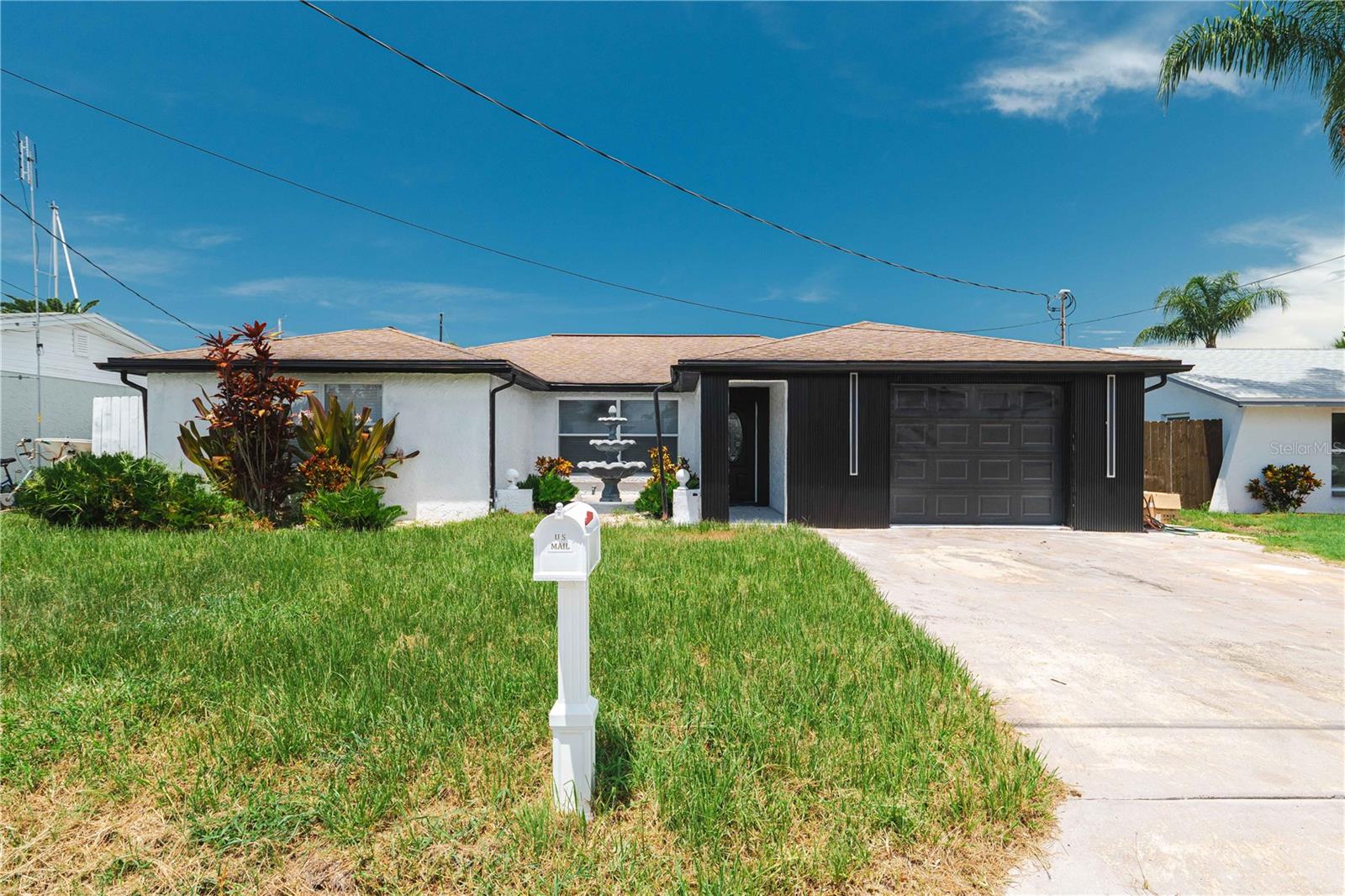 Image 2 of 52 For 13923 Helen Avenue