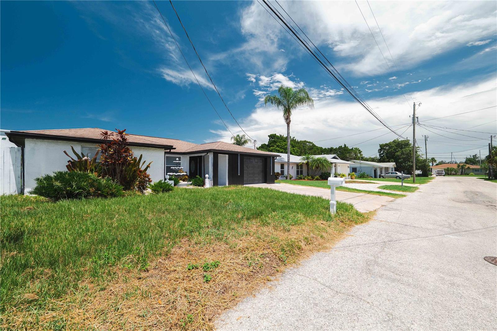 Image 3 of 52 For 13923 Helen Avenue