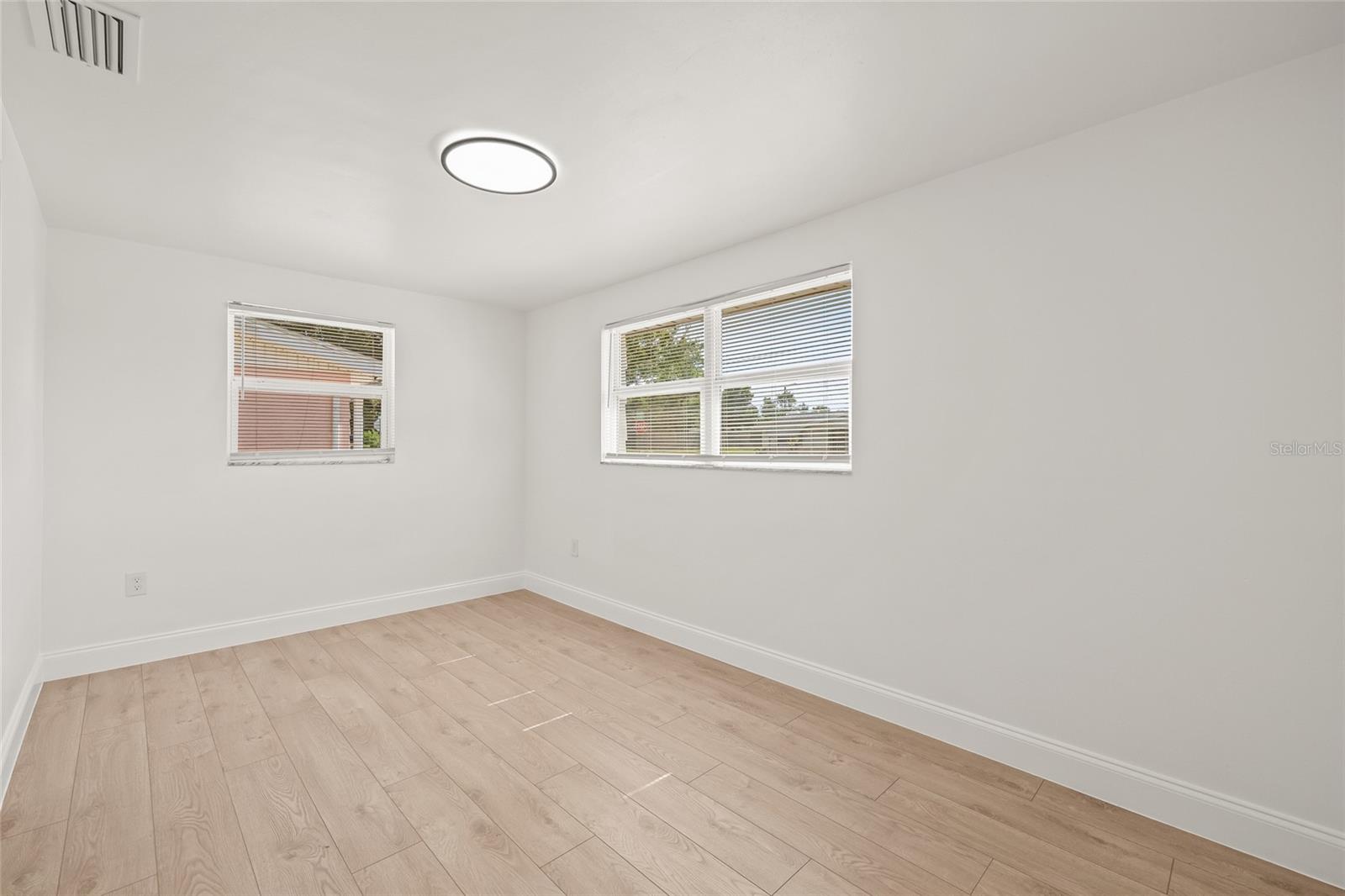Image 20 of 31 For 4648 Jacqueline Drive