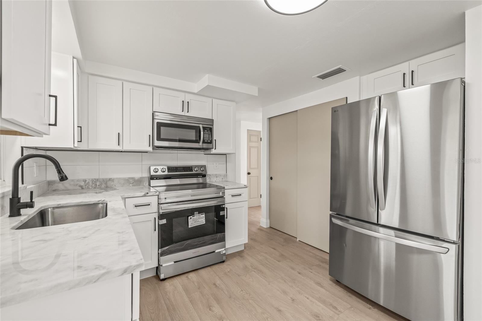 Image 3 of 31 For 4648 Jacqueline Drive