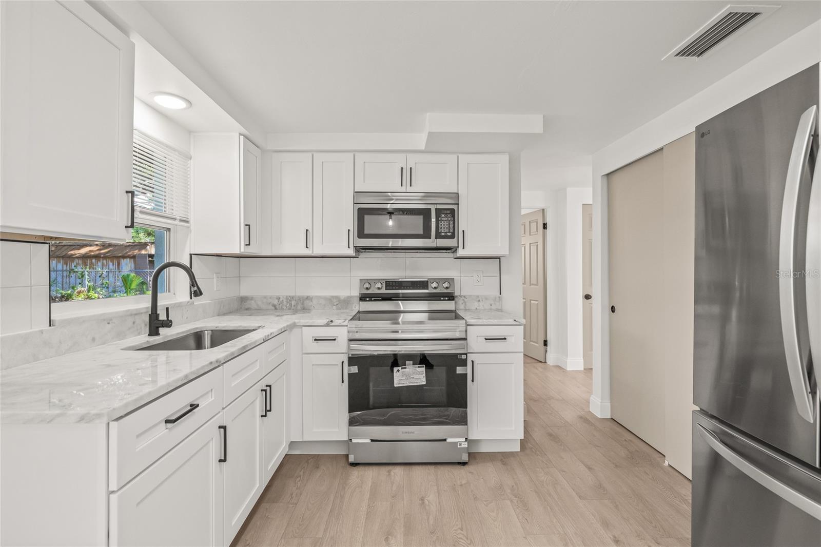Image 5 of 31 For 4648 Jacqueline Drive