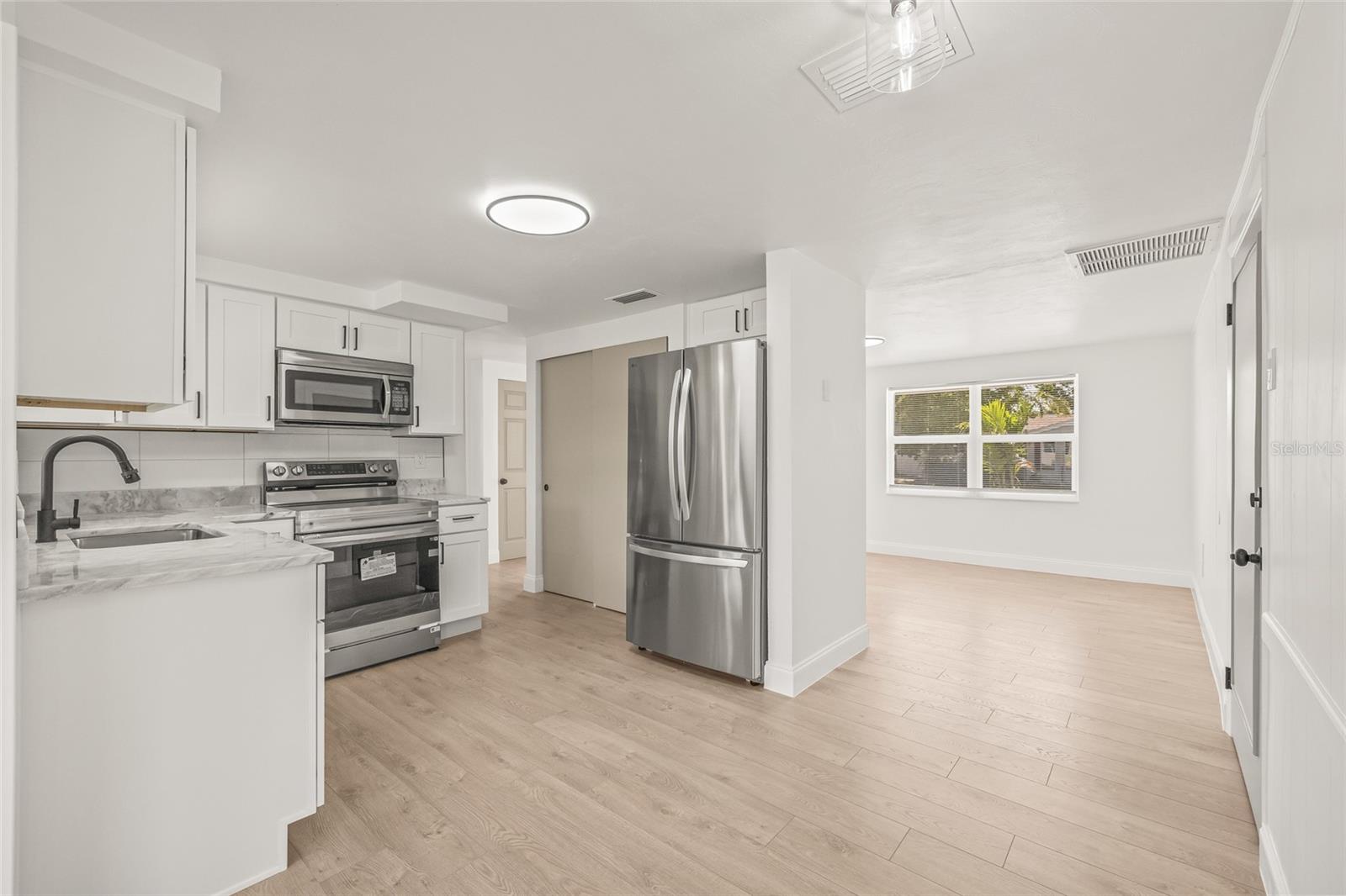 Image 7 of 31 For 4648 Jacqueline Drive