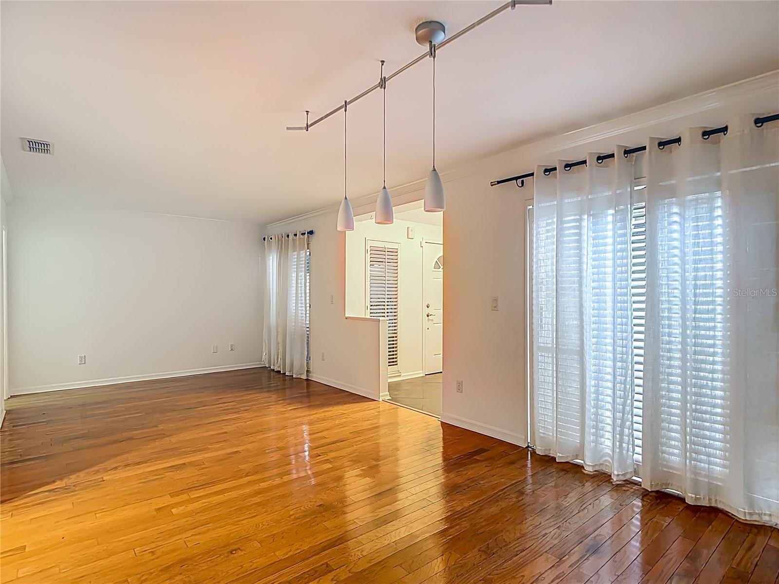 Image 10 of 82 For 4520 Gray Street