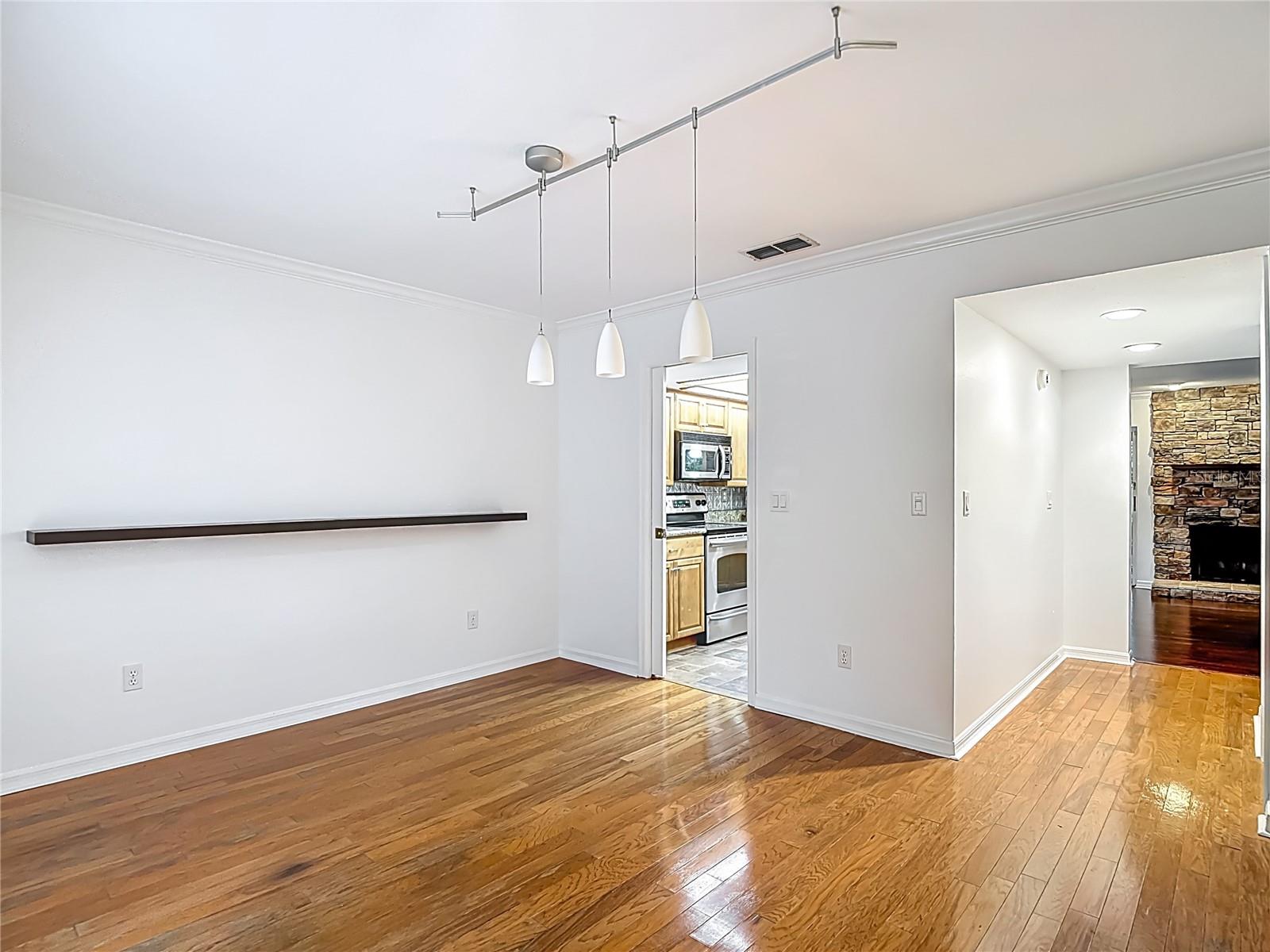 Image 11 of 82 For 4520 Gray Street