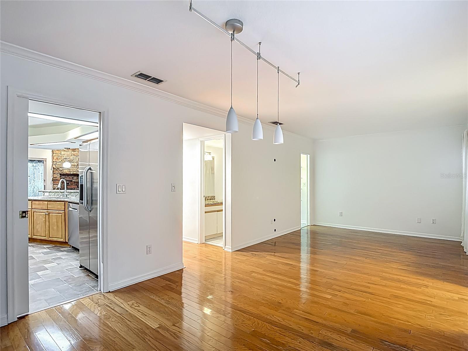 Image 21 of 82 For 4520 Gray Street