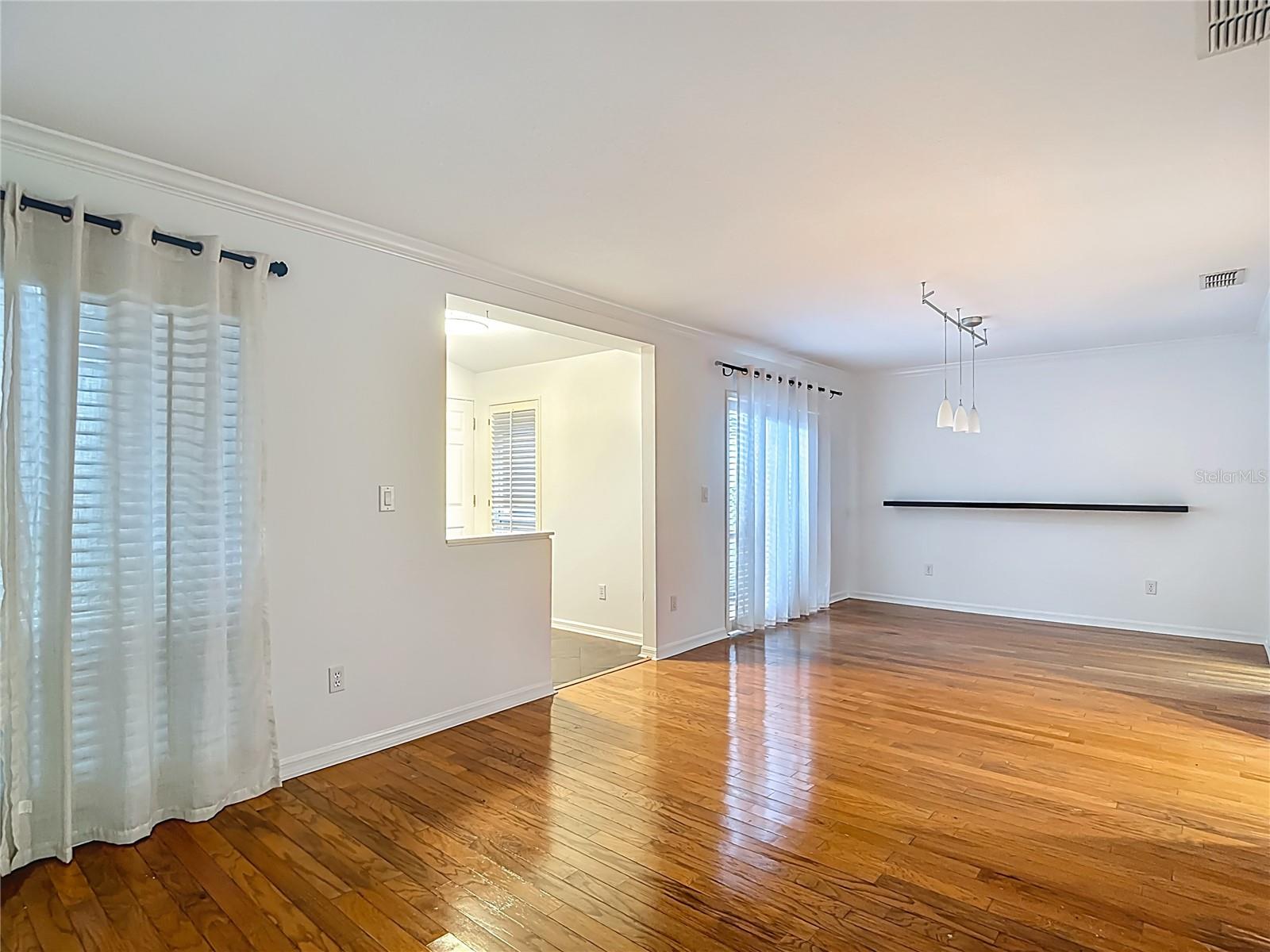 Image 9 of 82 For 4520 Gray Street