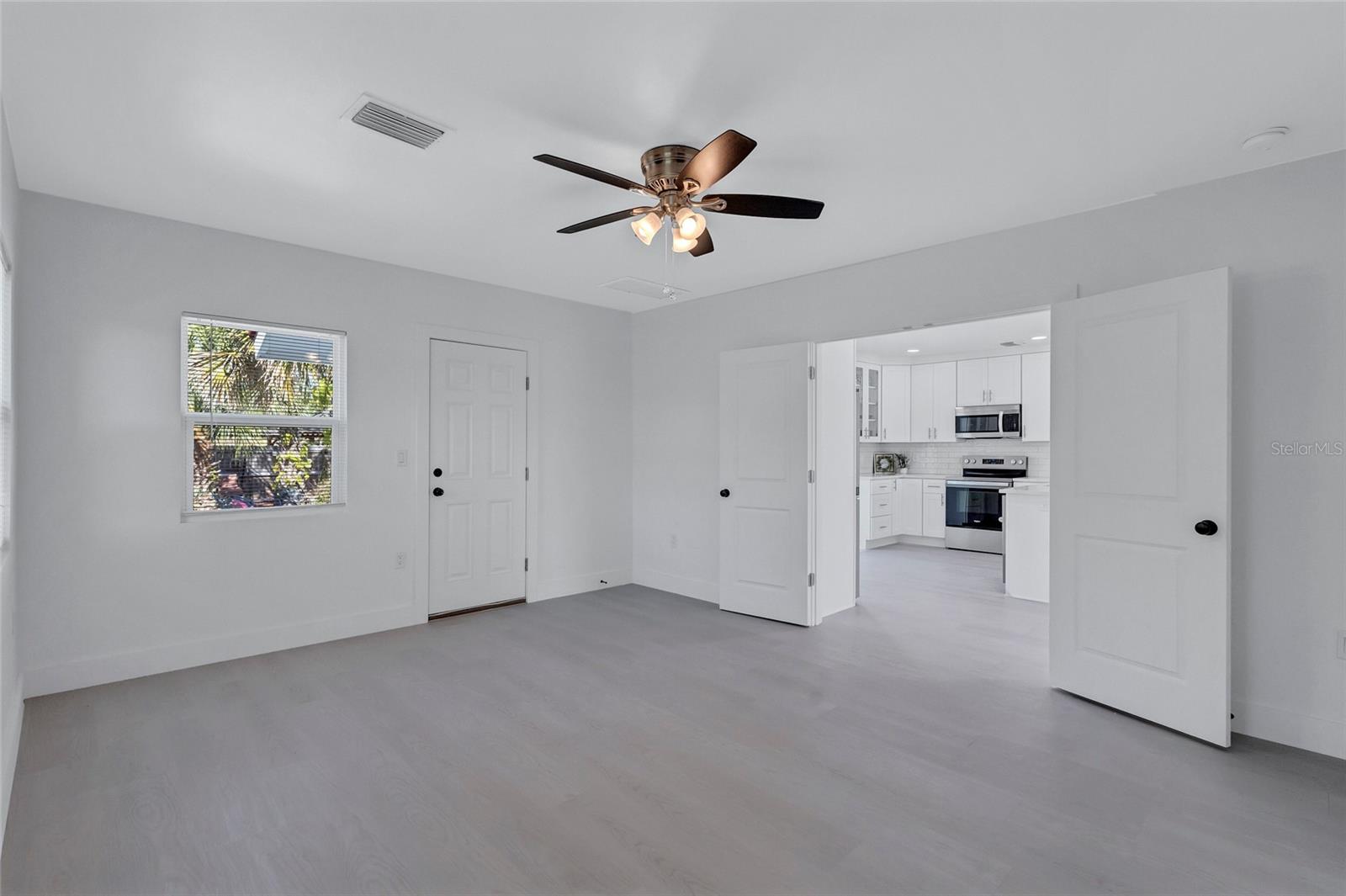 Image 14 of 19 For 4151 Sunrise Drive S