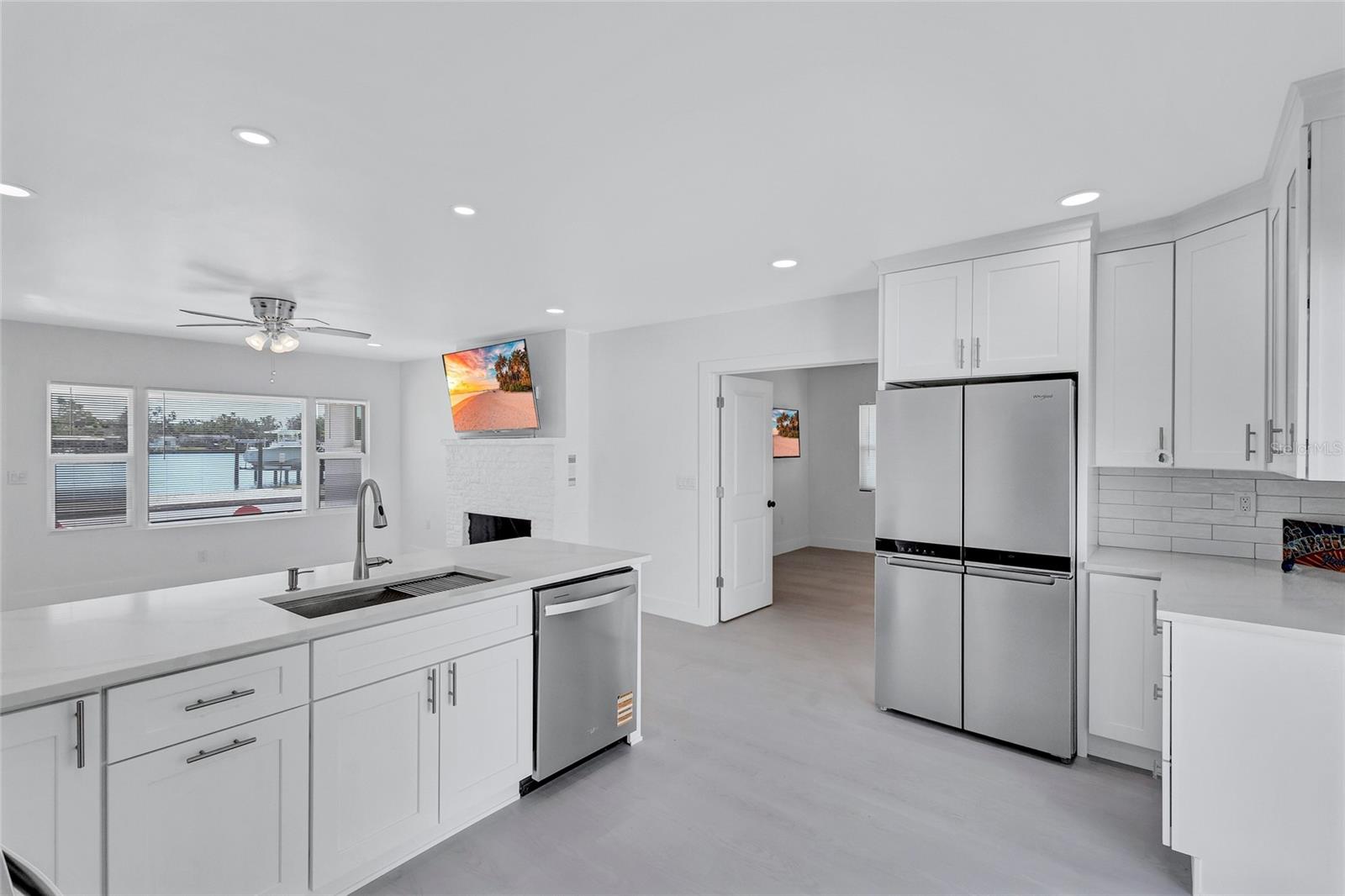 Image 7 of 19 For 4151 Sunrise Drive S