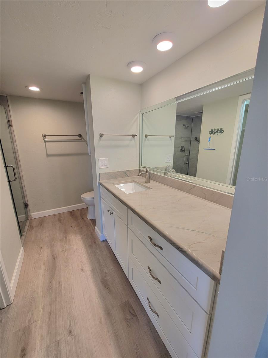 Image 10 of 23 For 2615 Cove Cay Drive 401
