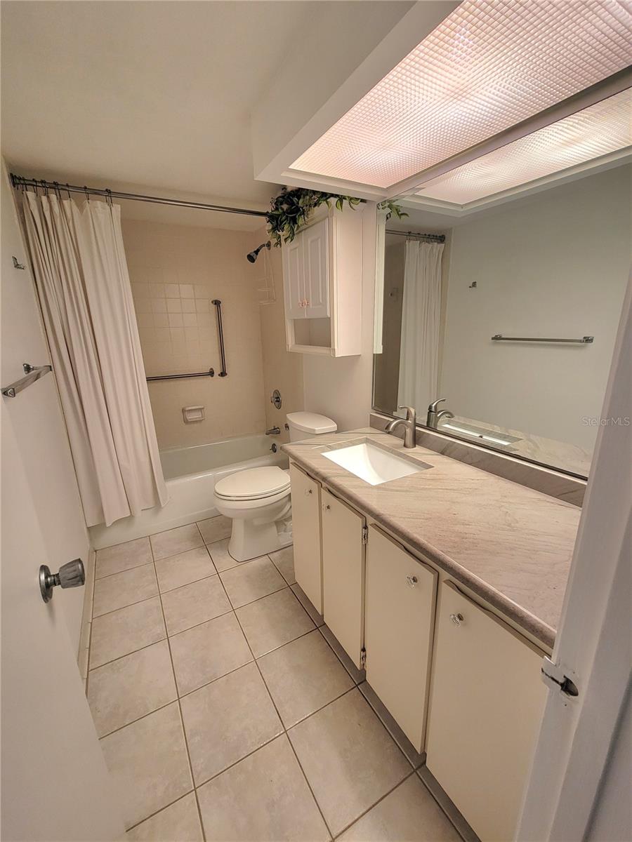 Image 12 of 23 For 2615 Cove Cay Drive 401
