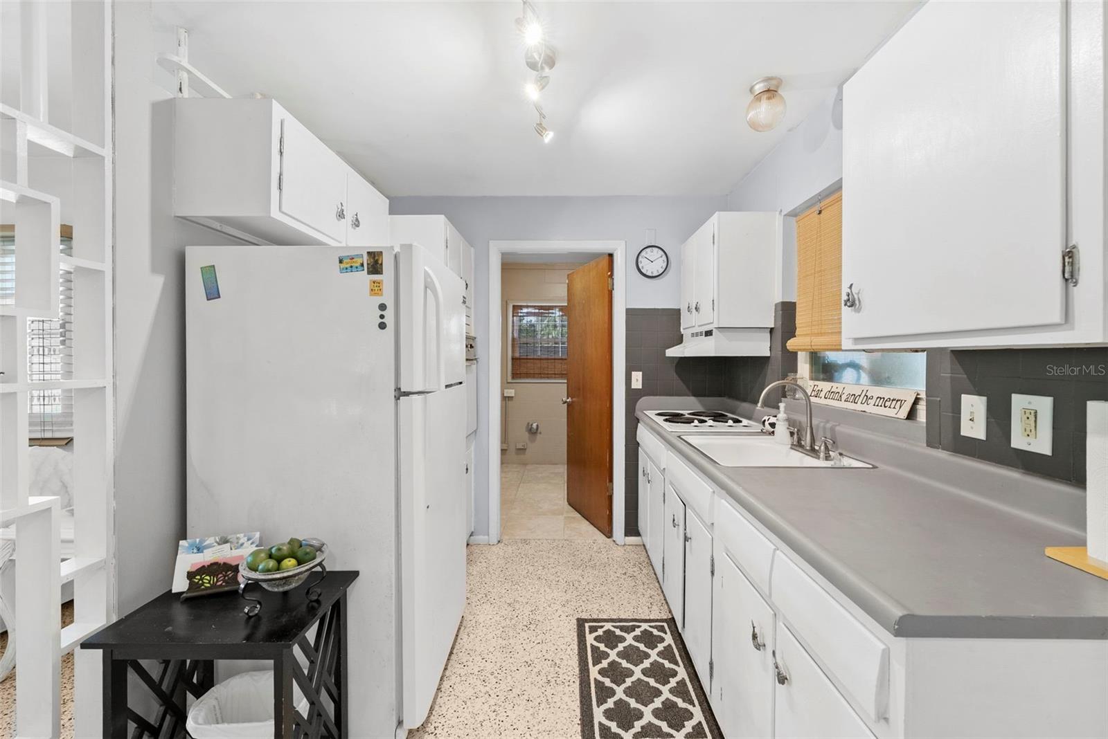Image 10 of 38 For 10602 105th Street