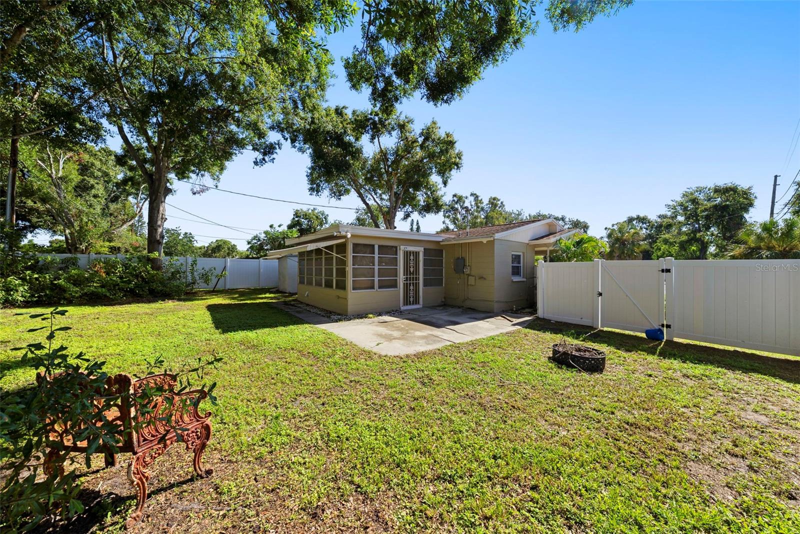 Image 22 of 38 For 10602 105th Street