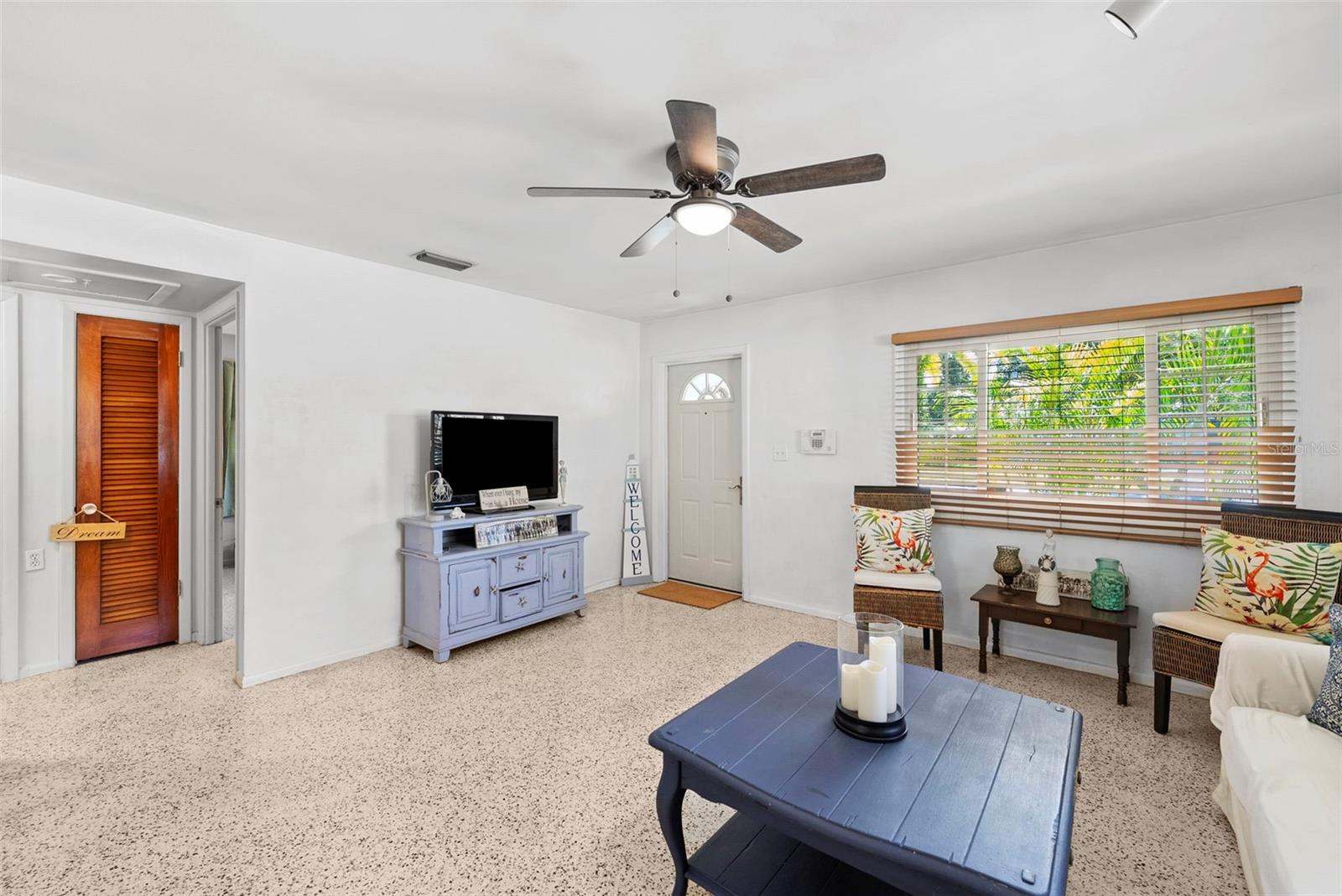 Image 6 of 38 For 10602 105th Street