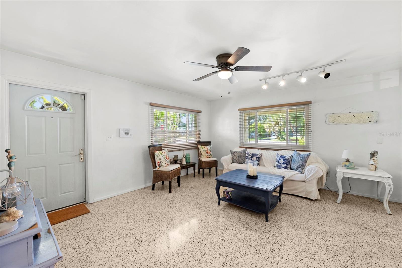 Image 7 of 38 For 10602 105th Street