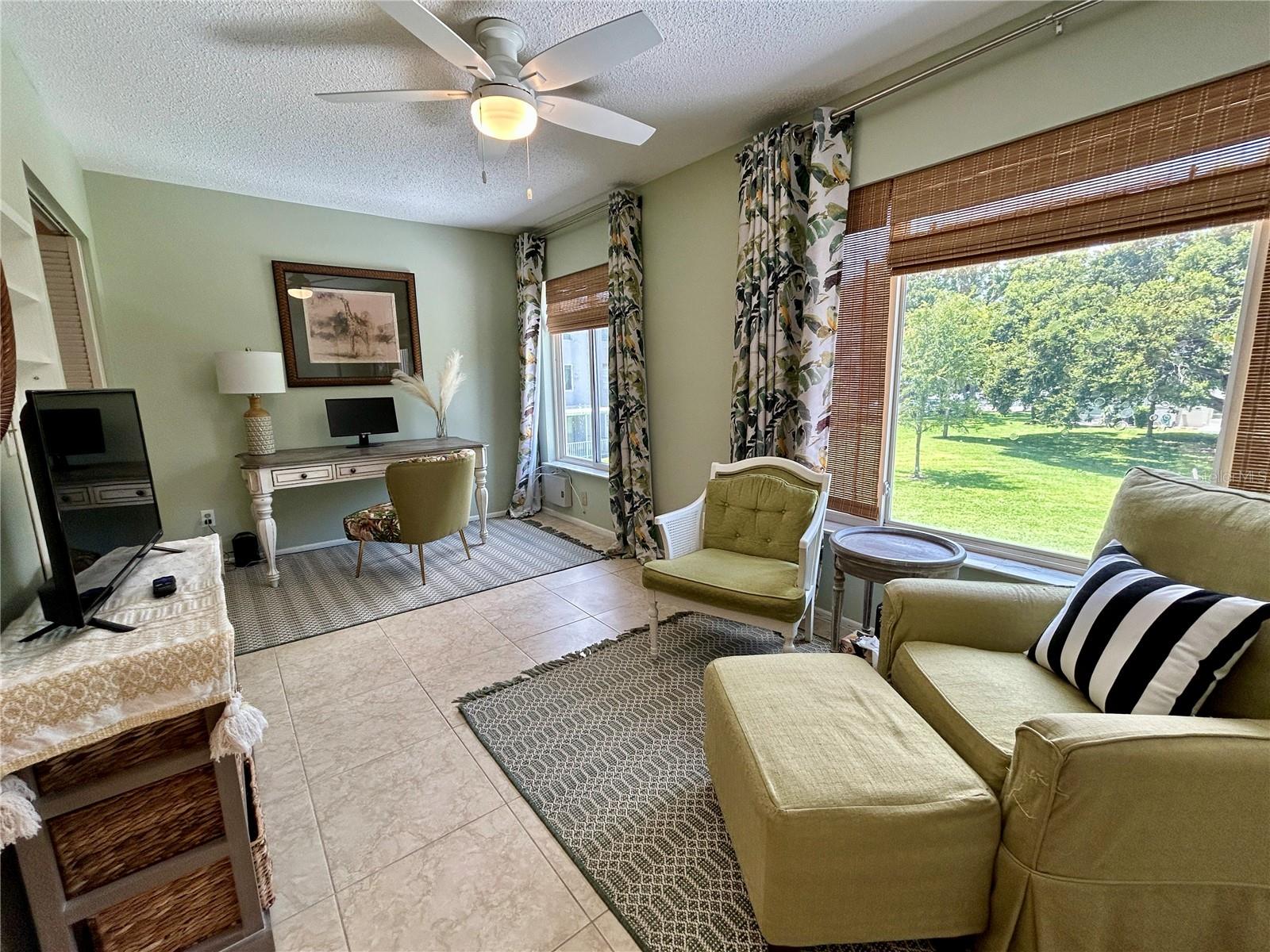 Listing photo id 12 for 2461 Rhodesian Drive 45