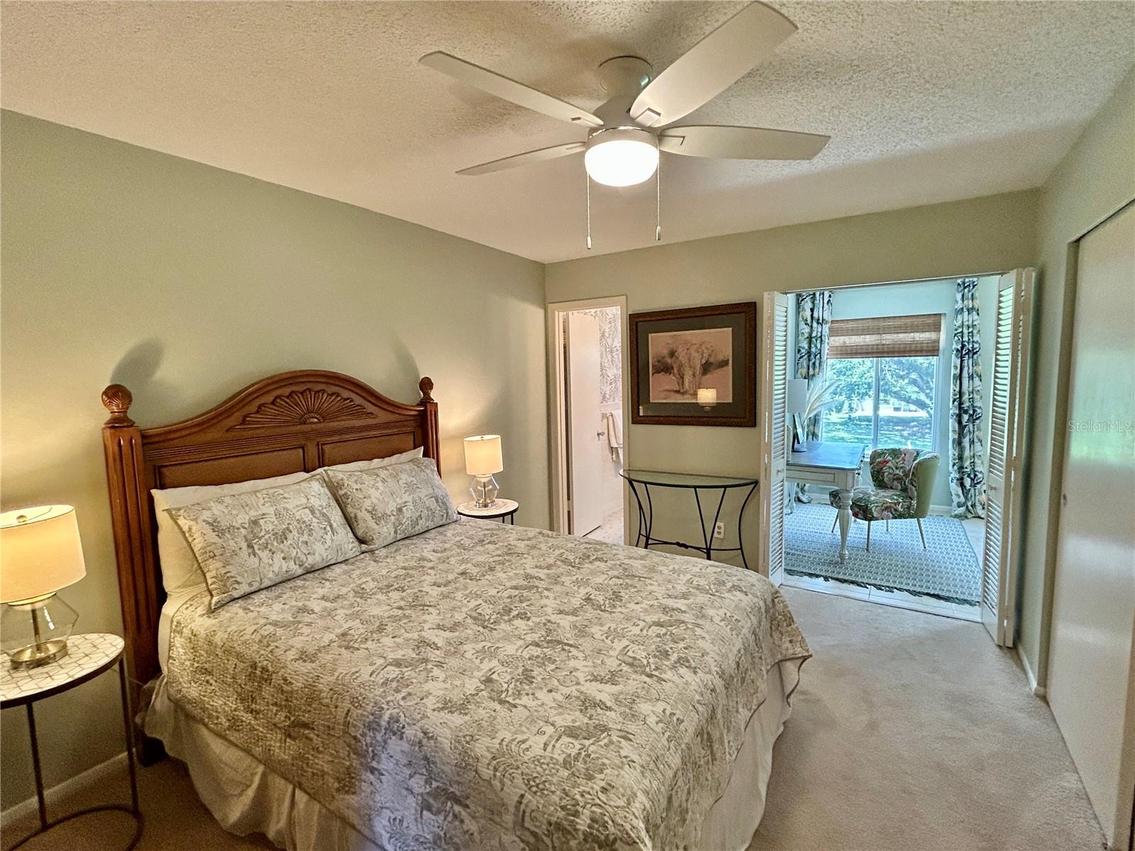 Listing photo id 19 for 2461 Rhodesian Drive 45