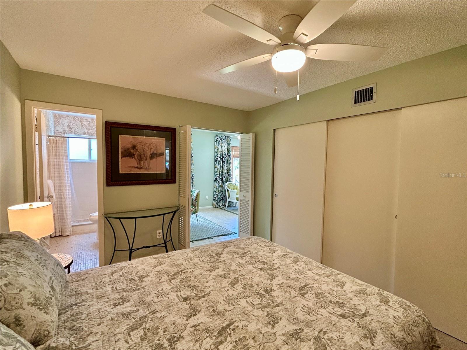 Listing photo id 20 for 2461 Rhodesian Drive 45