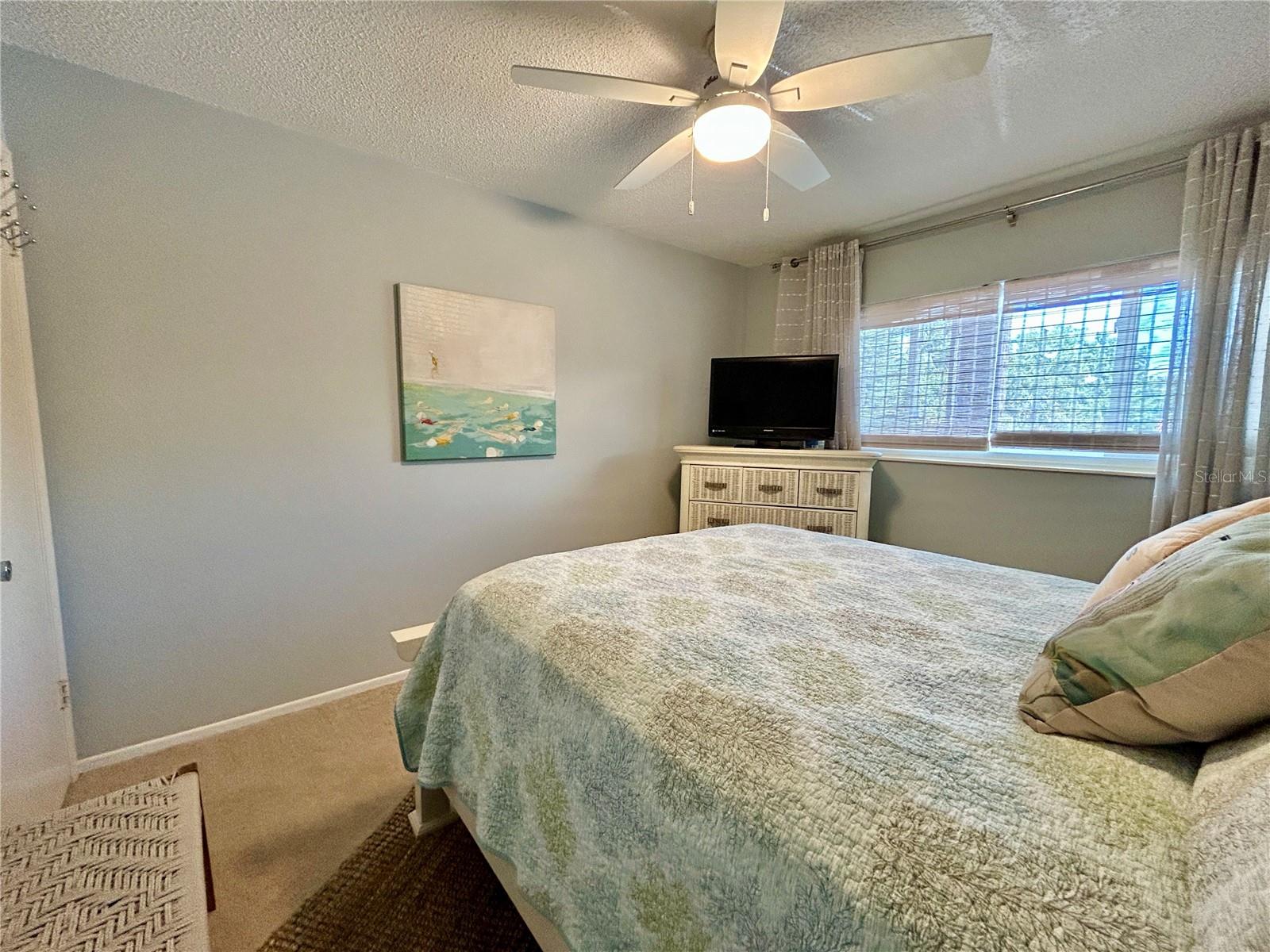 Listing photo id 24 for 2461 Rhodesian Drive 45