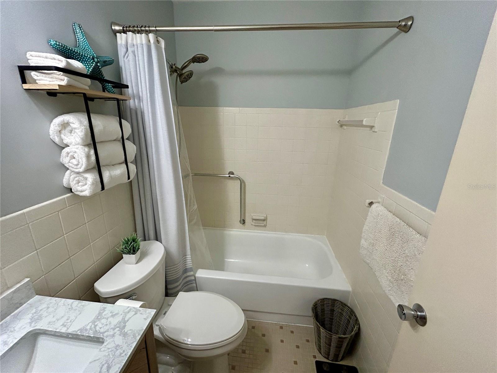 Listing photo id 29 for 2461 Rhodesian Drive 45