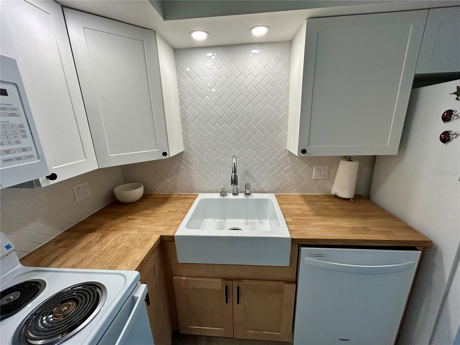 Listing photo id 31 for 2461 Rhodesian Drive 45