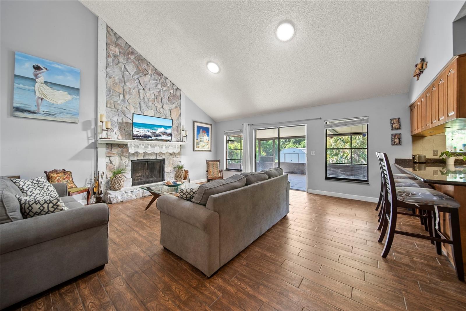 Image 7 of 29 For 7209 Woodbrook Drive