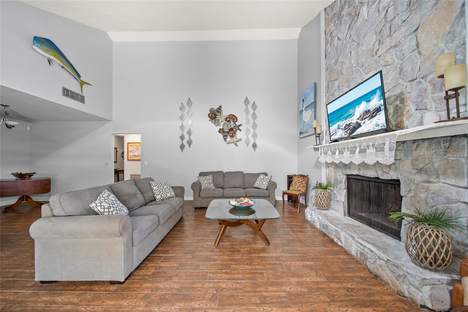 Image 8 of 29 For 7209 Woodbrook Drive