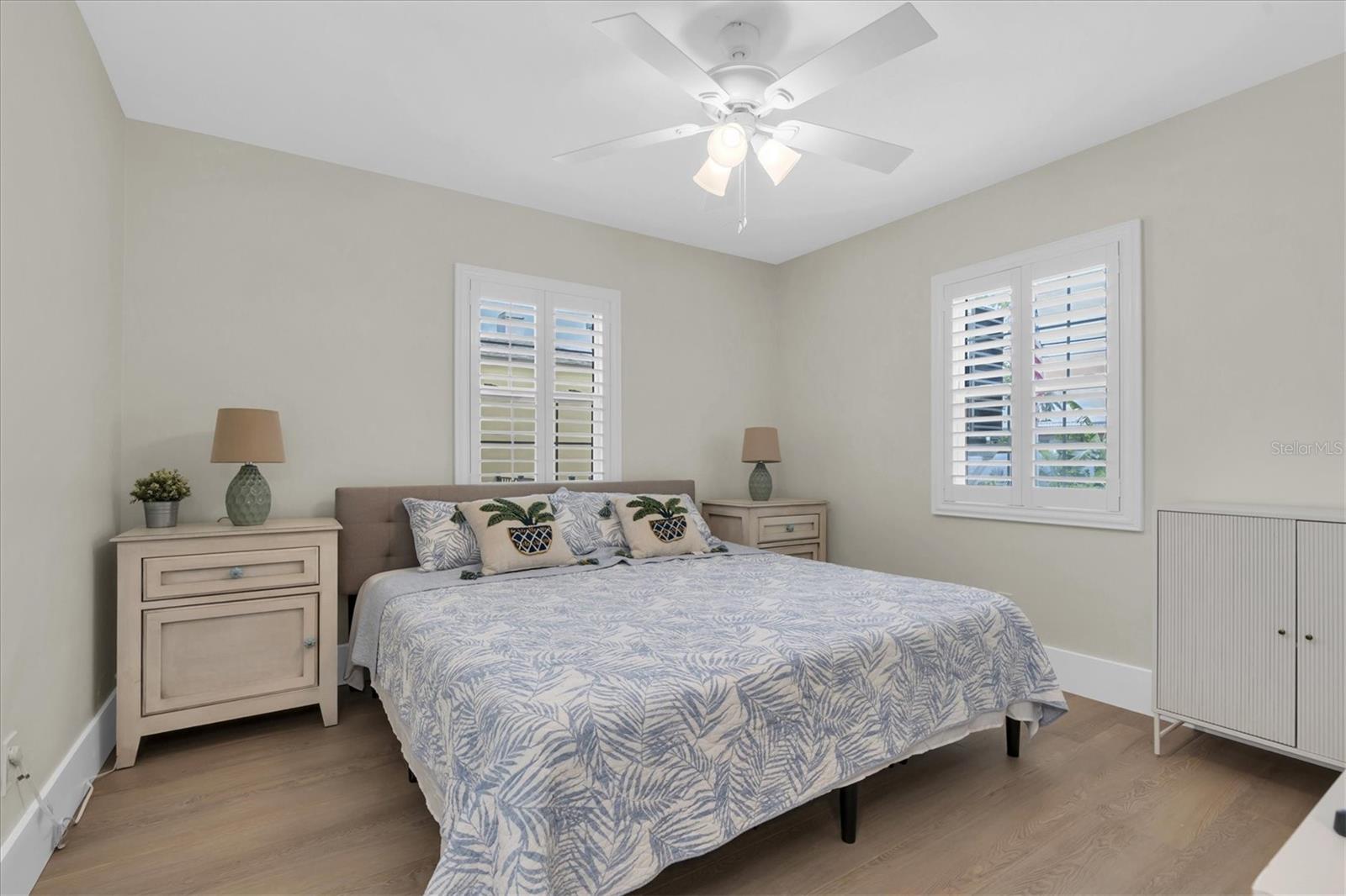 Image 16 of 33 For 15807 Gulf Boulevard