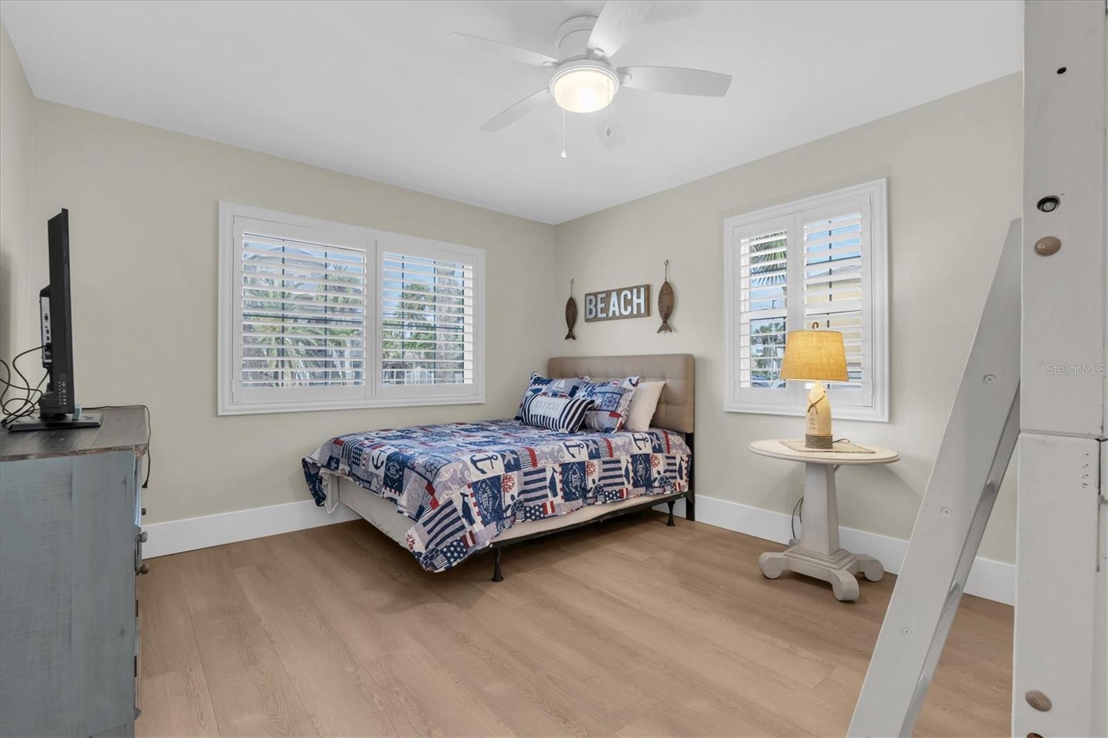 Image 20 of 33 For 15807 Gulf Boulevard