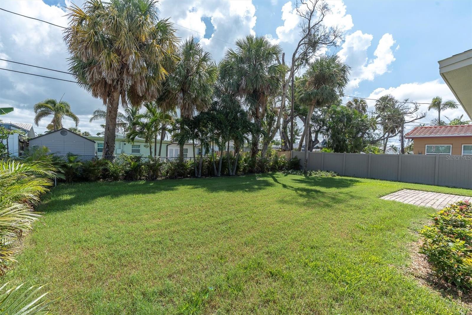 Image 28 of 33 For 15807 Gulf Boulevard