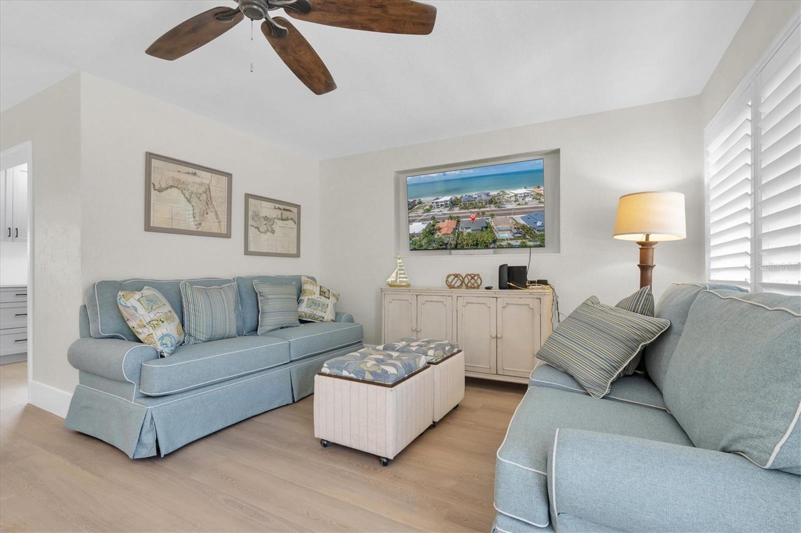 Image 8 of 33 For 15807 Gulf Boulevard