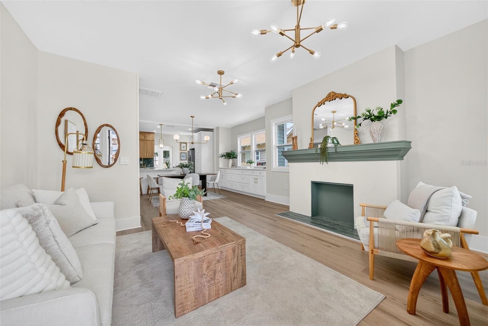 Listing photo id 10 for 3053 2nd Avenue N
