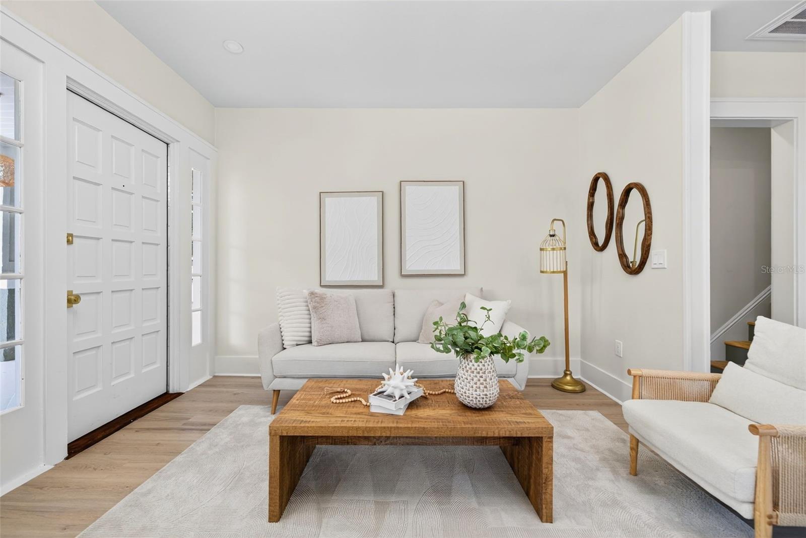 Listing photo id 11 for 3053 2nd Avenue N