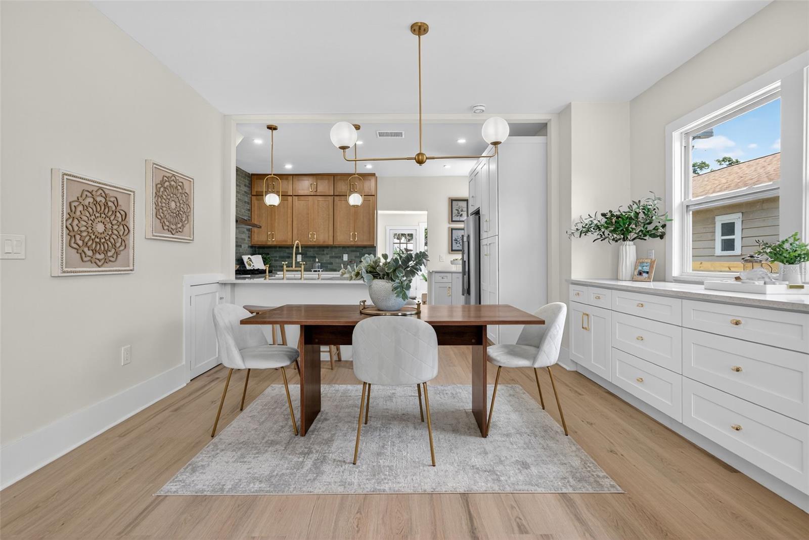 Listing photo id 13 for 3053 2nd Avenue N