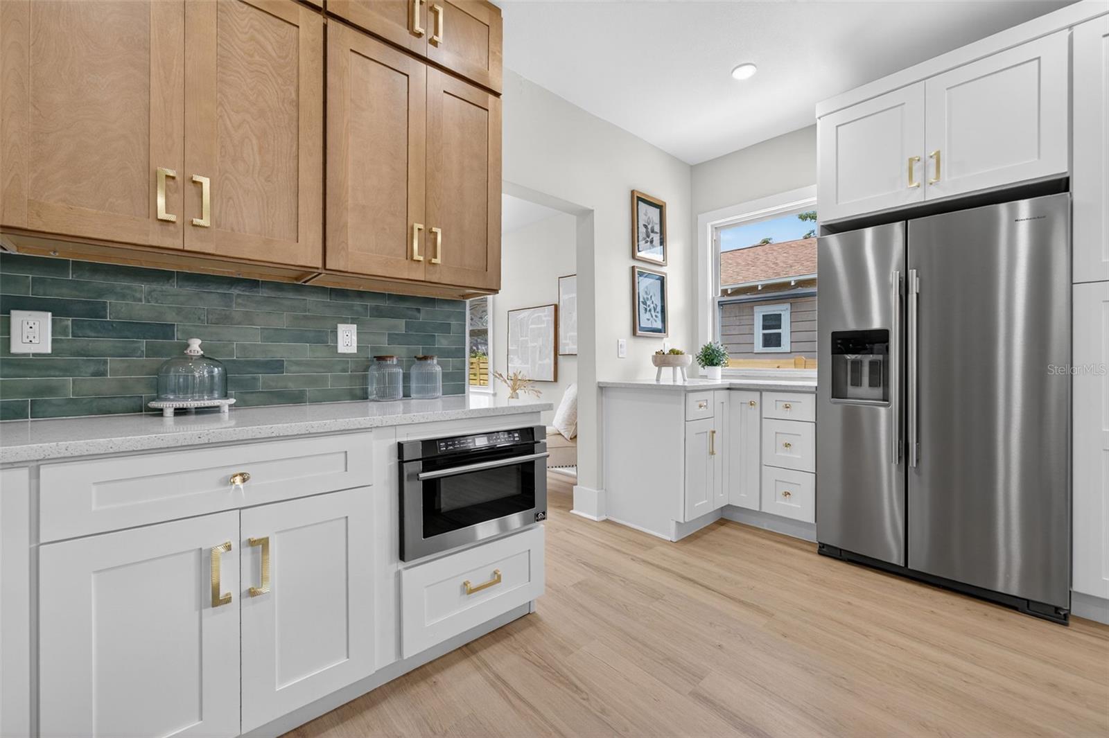 Listing photo id 22 for 3053 2nd Avenue N