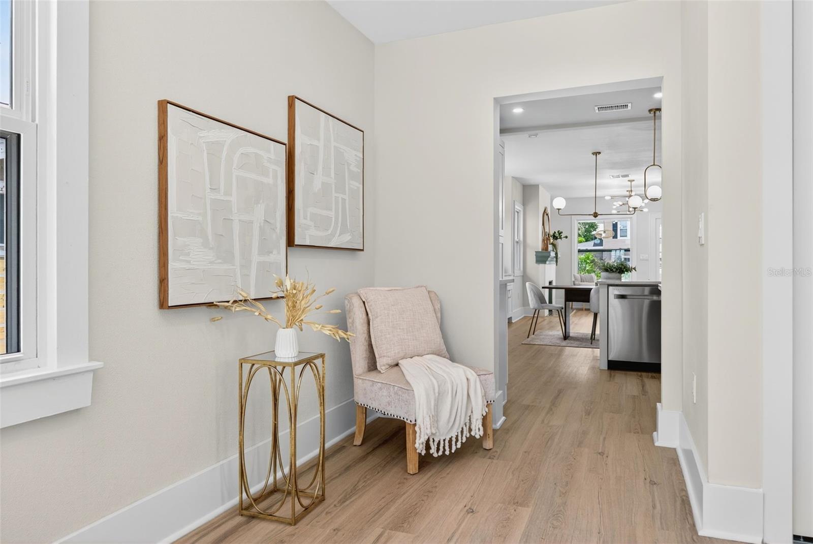 Listing photo id 24 for 3053 2nd Avenue N