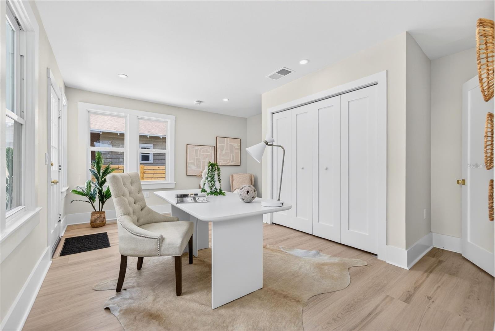 Listing photo id 26 for 3053 2nd Avenue N