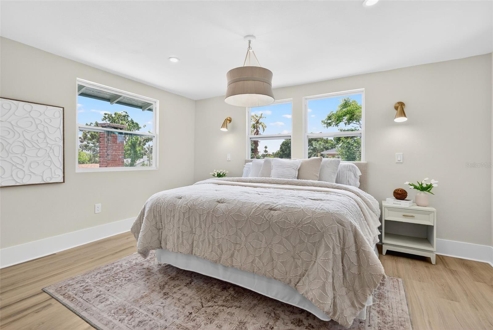 Listing photo id 43 for 3053 2nd Avenue N